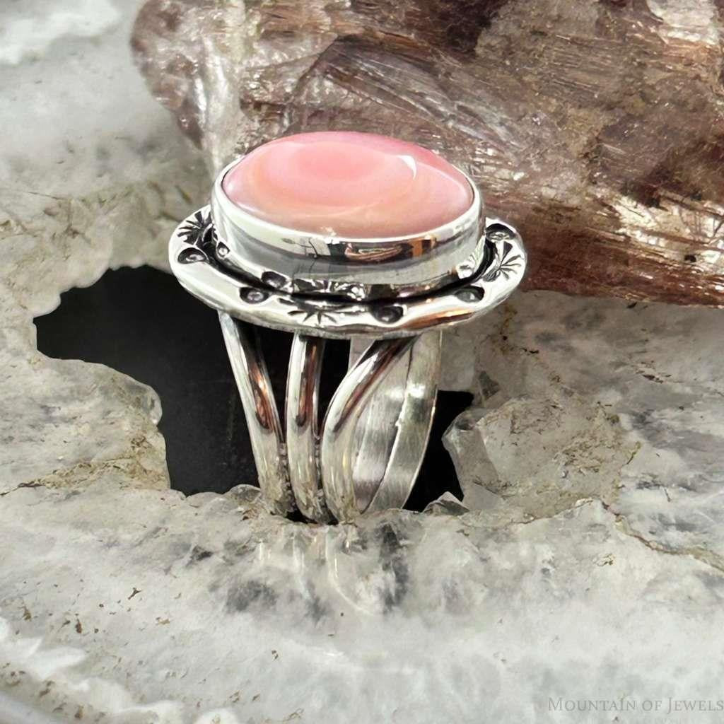 Native American Sterling  Silver Oval Pink Conch Decorated Ring Size 7.25 For Women