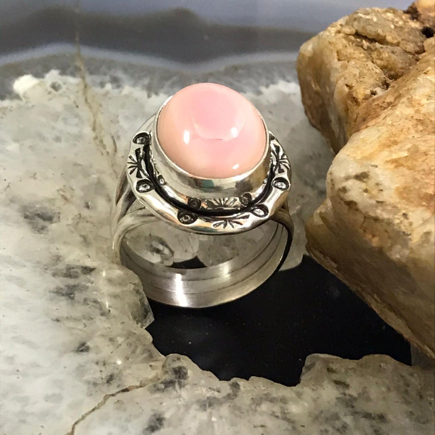 Native American Sterling Silver Oval Pink Conch Decorated Ring Size 8 For Women