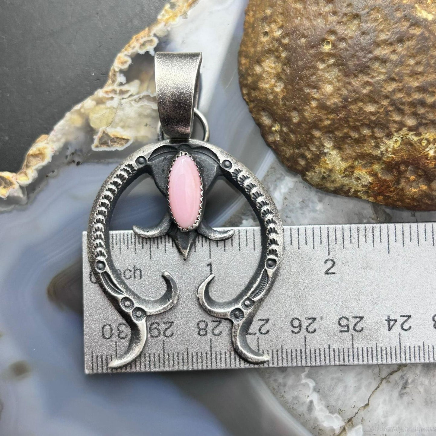Eva & Linberg Billah Native American Sterling Silver Pink Conch Naja Pendant For Women