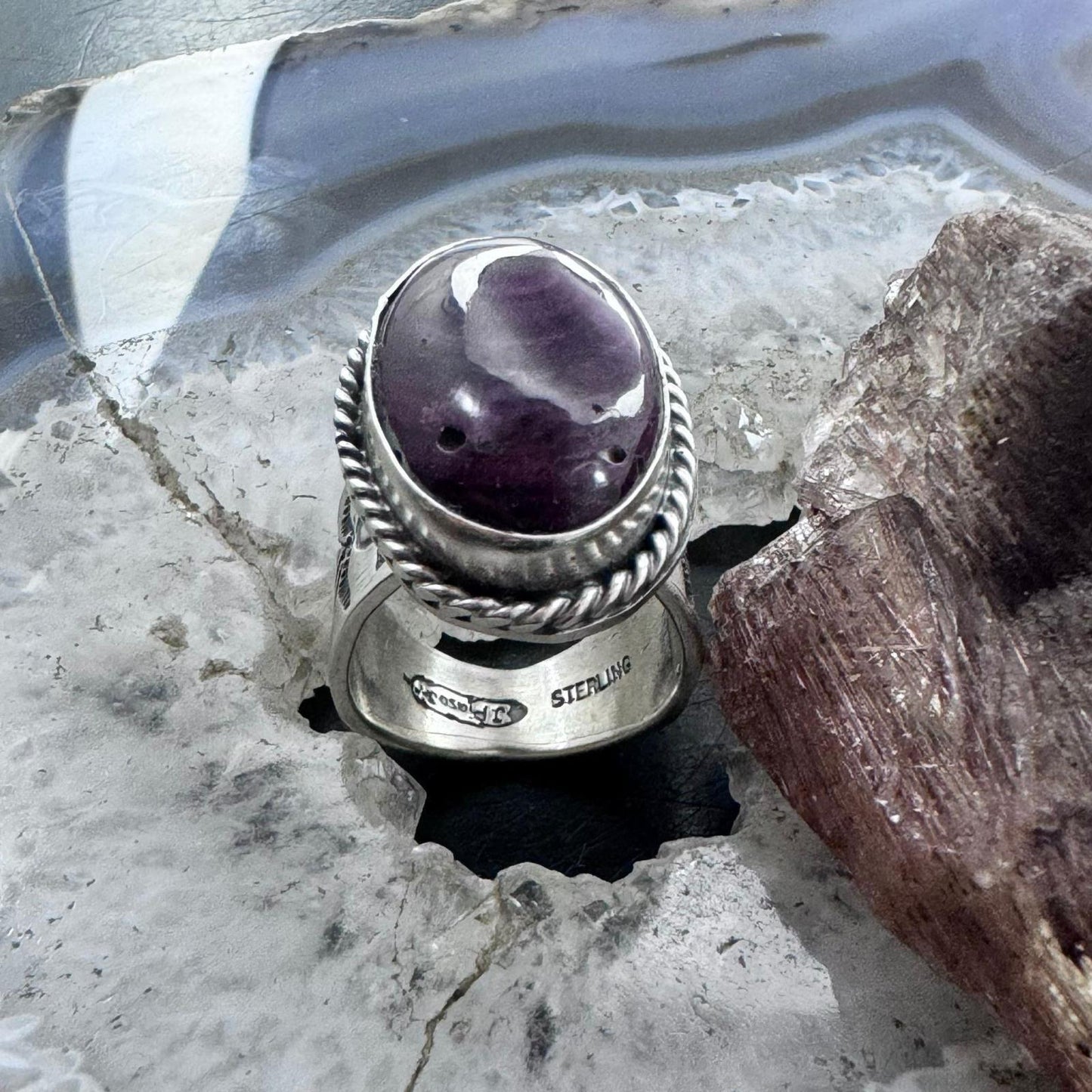 Joe Piaso, Jr. Sterling Silver Oval Purple Spiny Oyster Decorated Ring Size 7.5 For Women