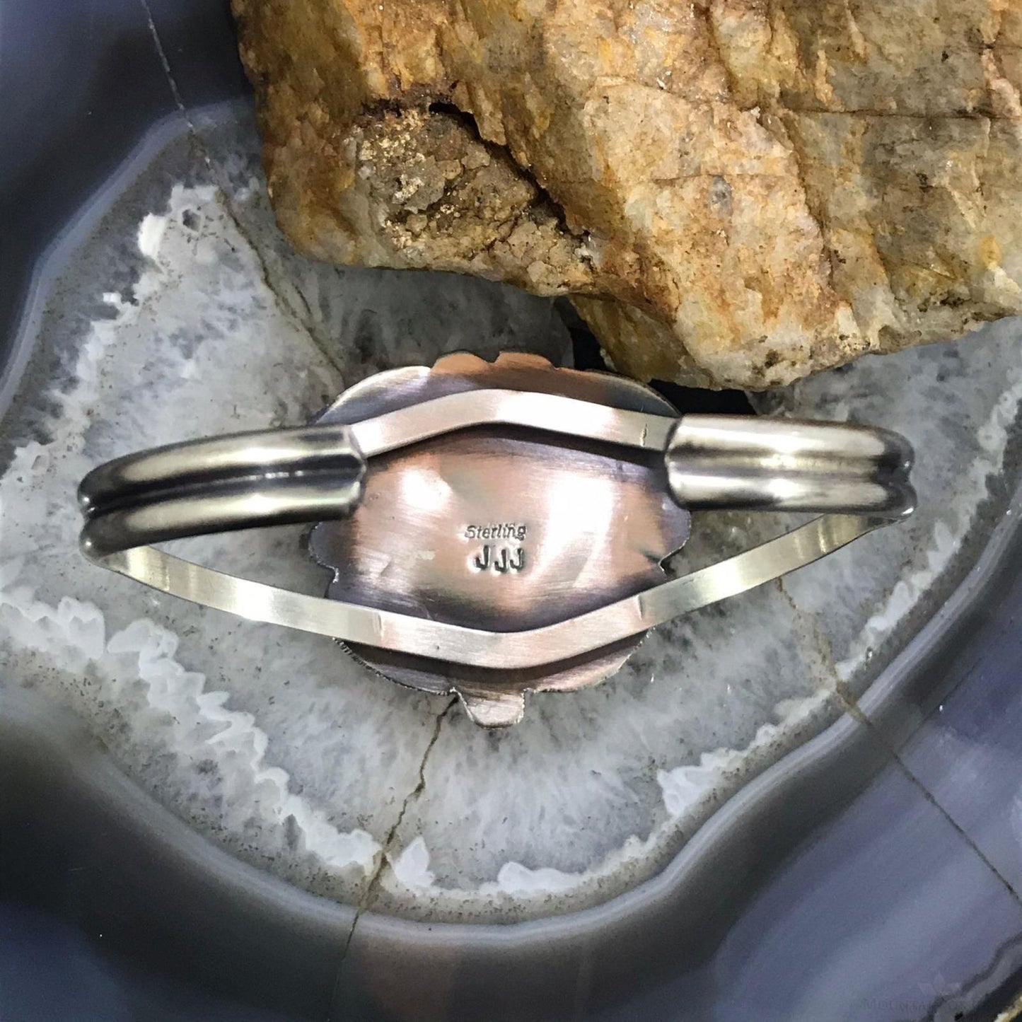 Jeff James Native American Sterling Silver Heart Shape Pink Conch Shell Bracelet For Women