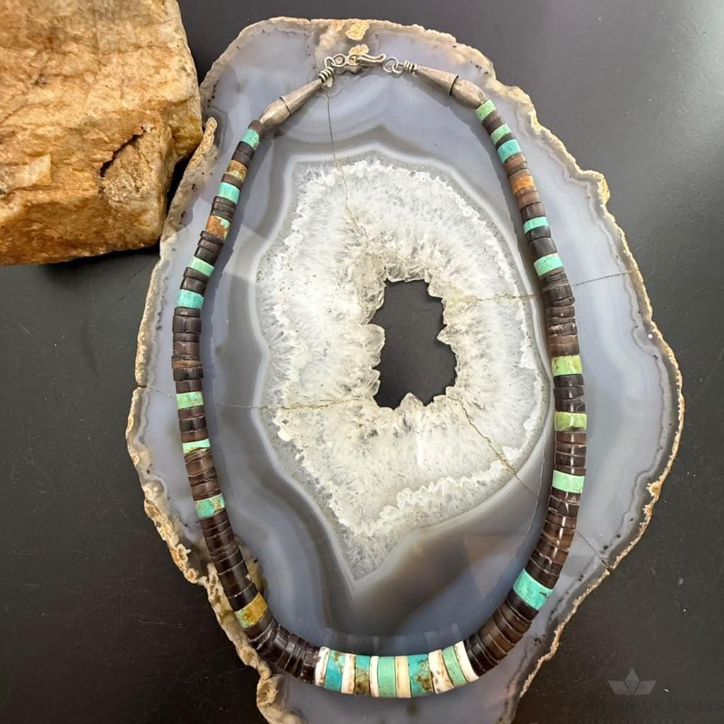 Vintage Native American Heishi Shell and Turquoise Beads 16" Necklace For Women