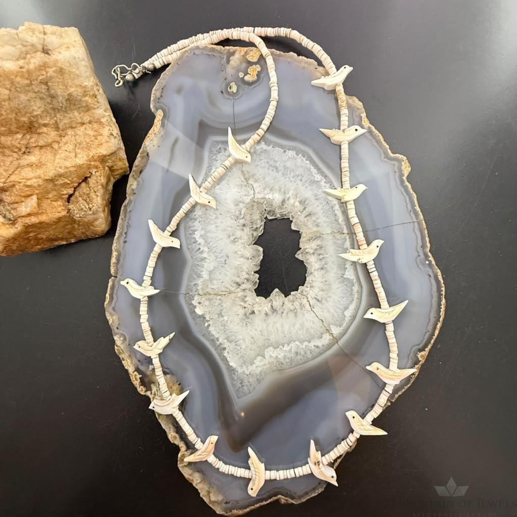 Vintage Native American Heishi Beads & 16 Carved Shell Birds Necklace For Women