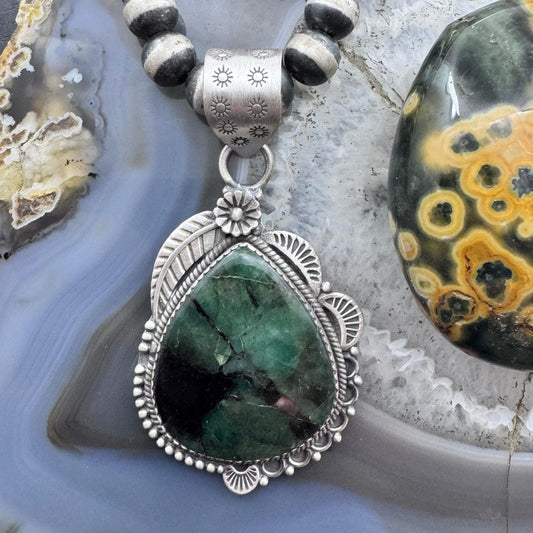 Sterling Silver Southwestern Style Teardrop Emerald Decorated Pendant For Women