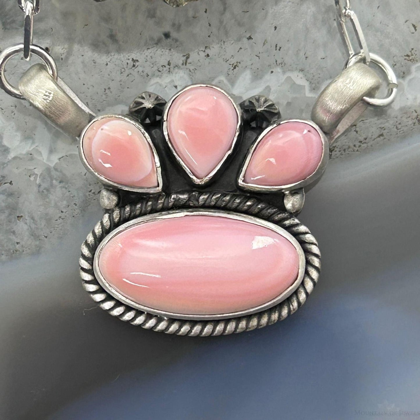 Native American Sterling Silver Teardrop & Oval Pink Conch Pendant W/Necklace For Women
