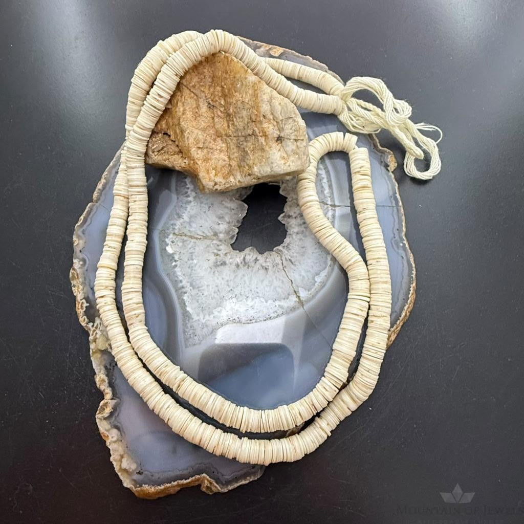 Vintage Native American Heishi Shell Strung 34" Necklace For Women