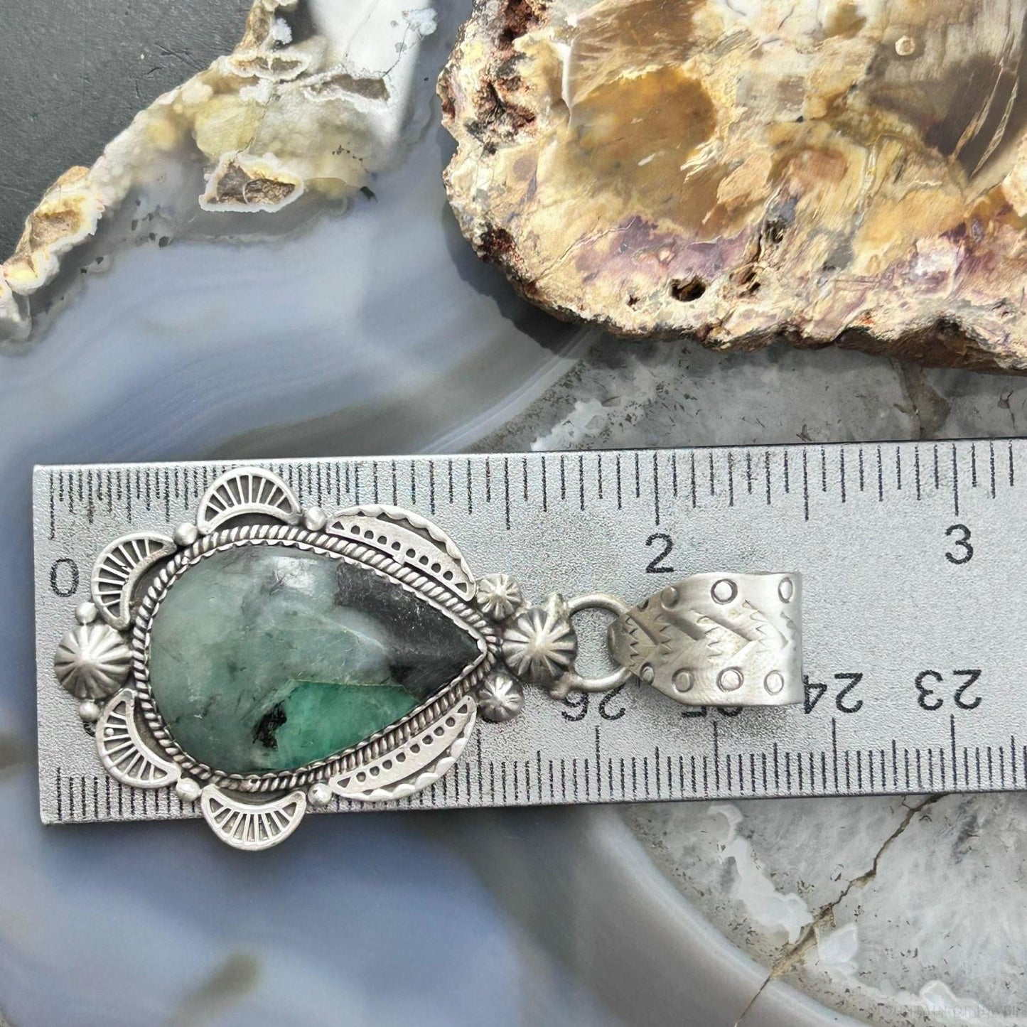 Sterling Silver Southwestern Style Teardrop Emerald Decorated Pendant For Women