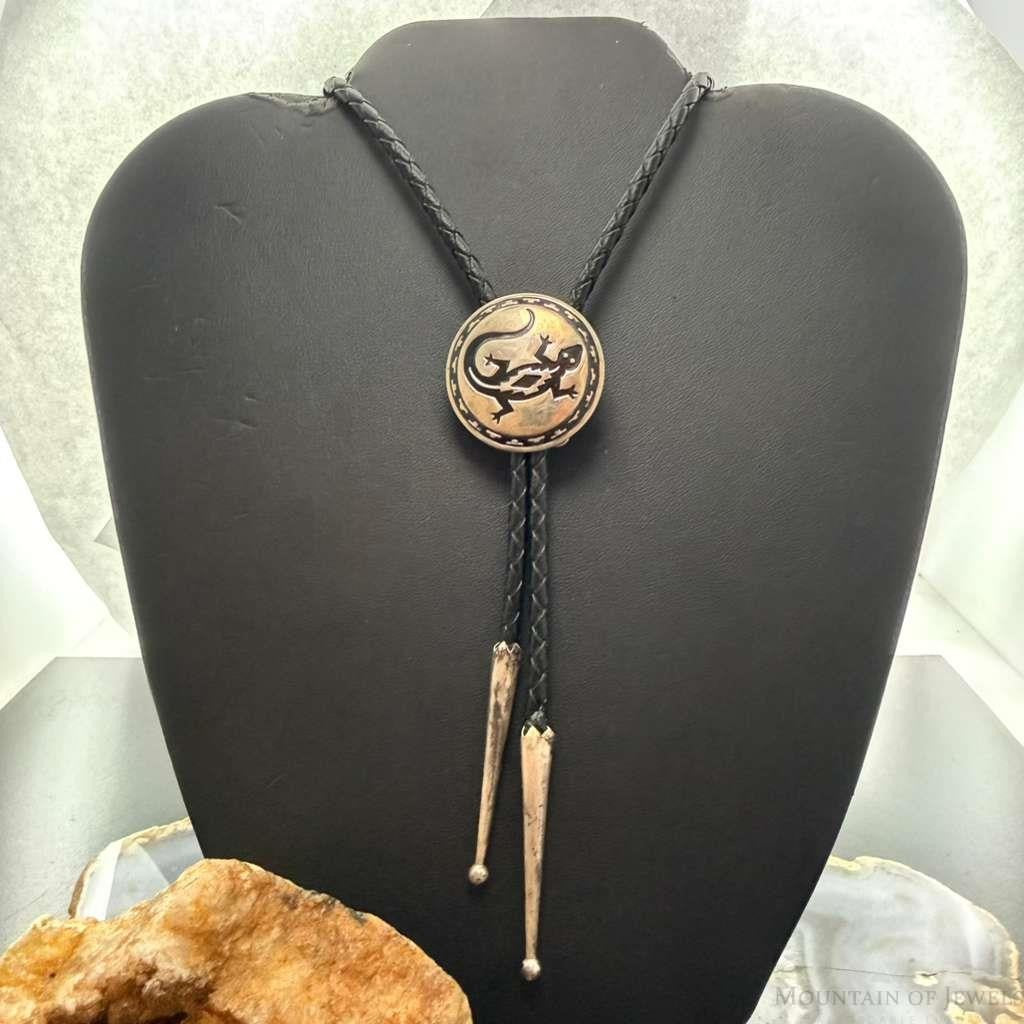 Native American Silver Round Engraved Lizard Decorated Bolo Tie For Men