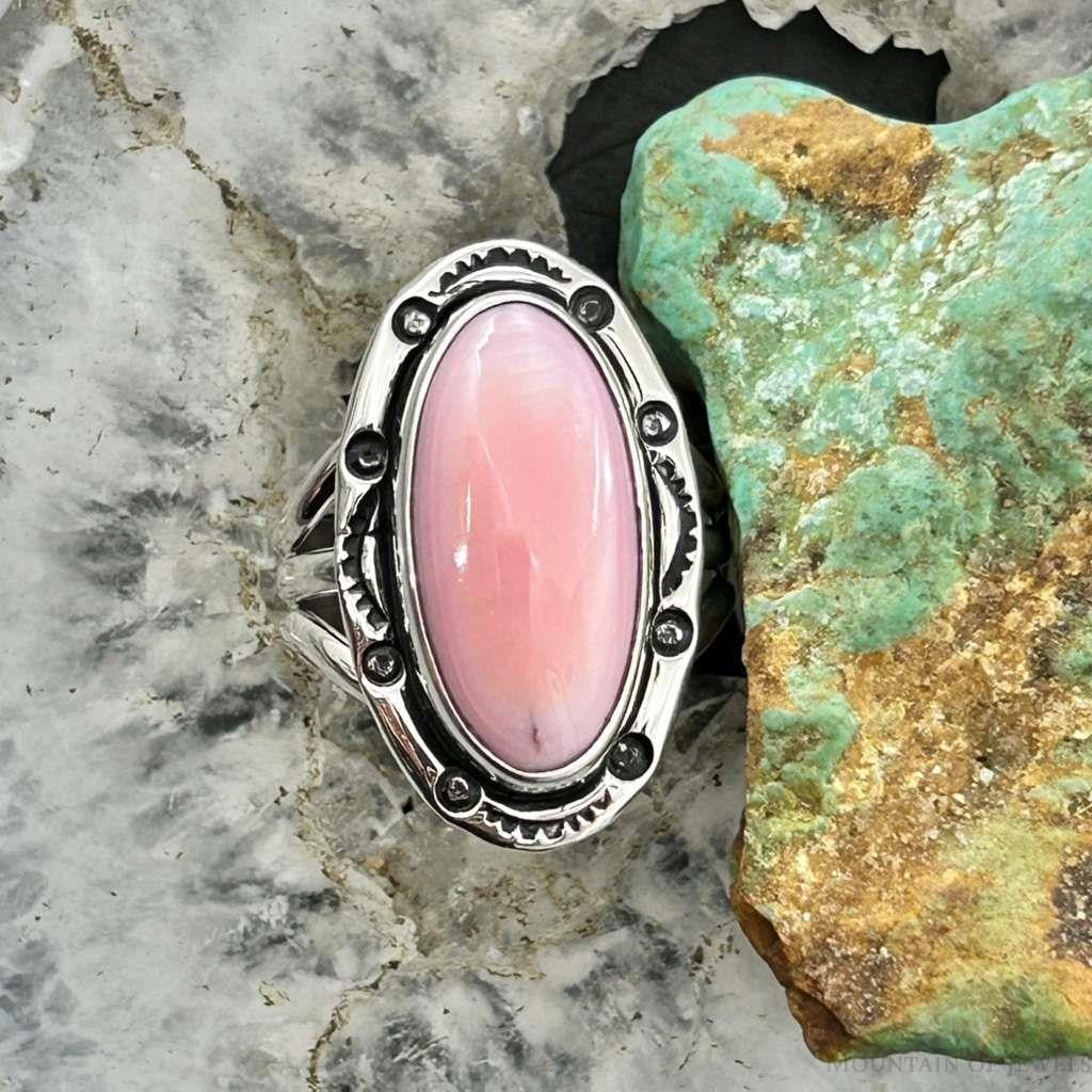 Native American Sterling Silver Oval Pink Conch Decorated Ring Size 7.75 For Women