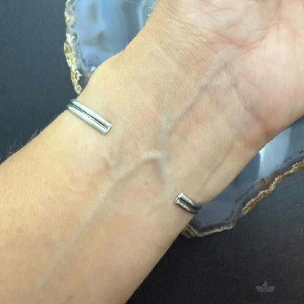 Vintage Native American Silver Natural Turquoise Split Shank Bracelet For Women