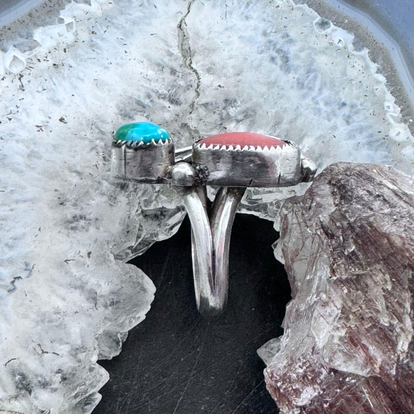 Vintage Signed Native American Silver Coral & Turquoise Leaves Decorated Ring For Women