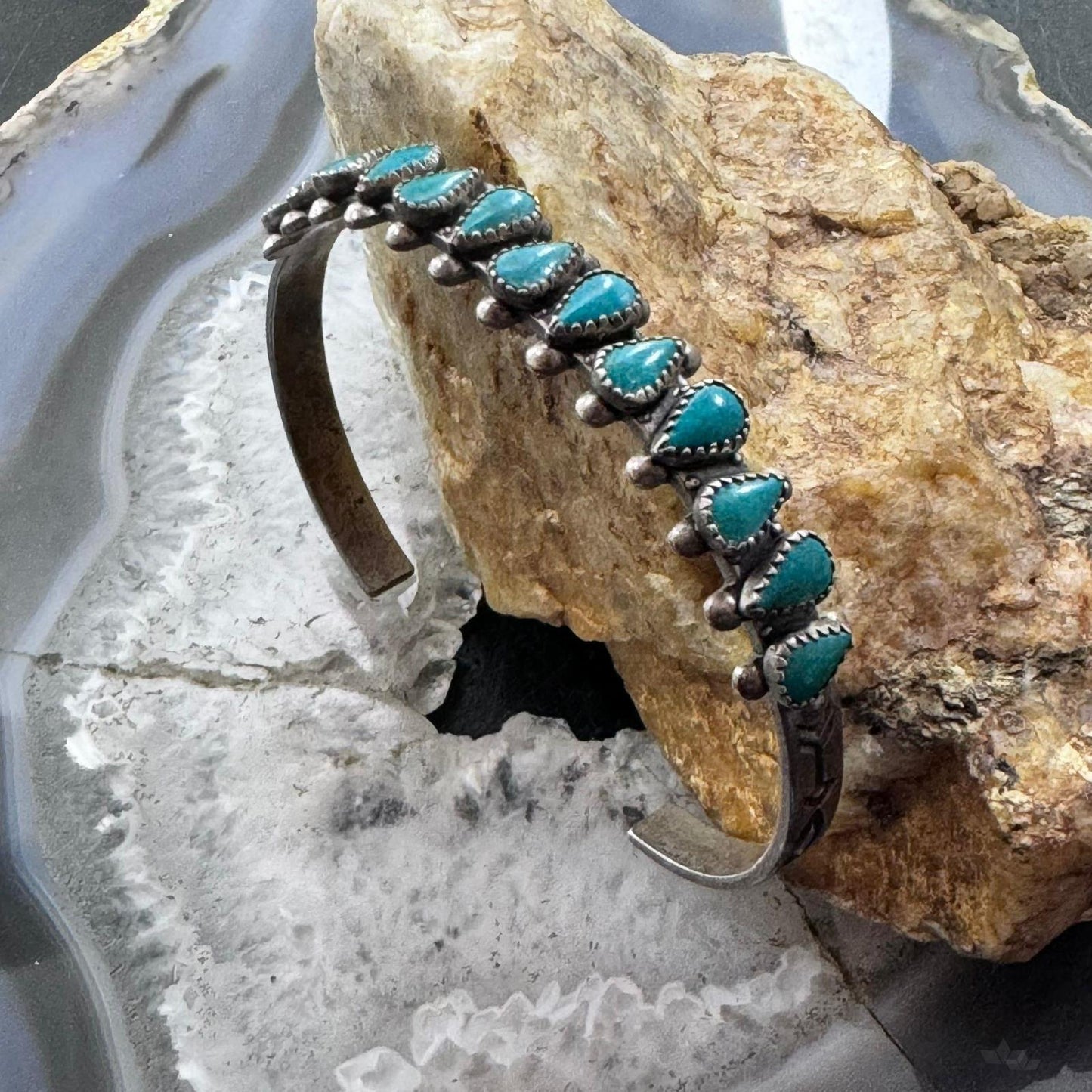 Native American Vintage Sterling Silver 13 Teardrop Turquoise Row Bracelet For Women