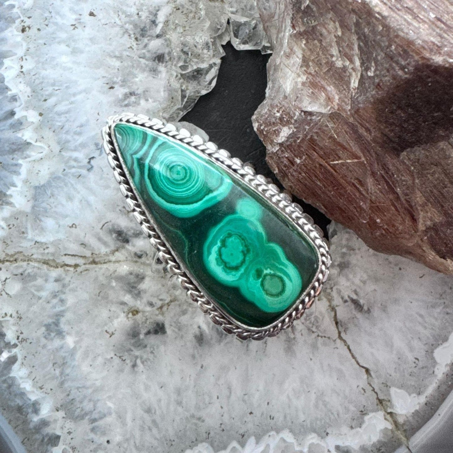 Sterling Silver Southwestern Style Elongated Teardrop Malachite Decorated Ring Size 9 For Women