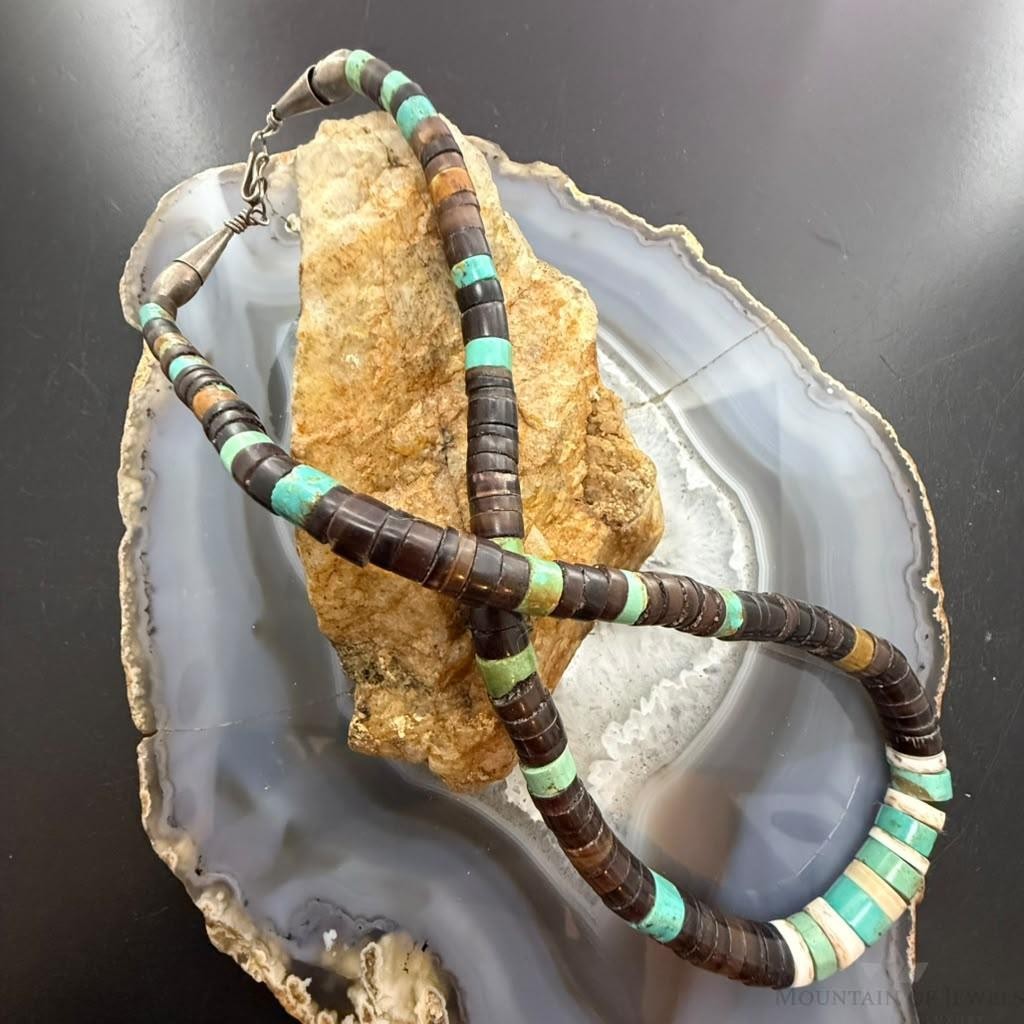 Vintage Native American Heishi Shell and Turquoise Beads 16" Necklace For Women