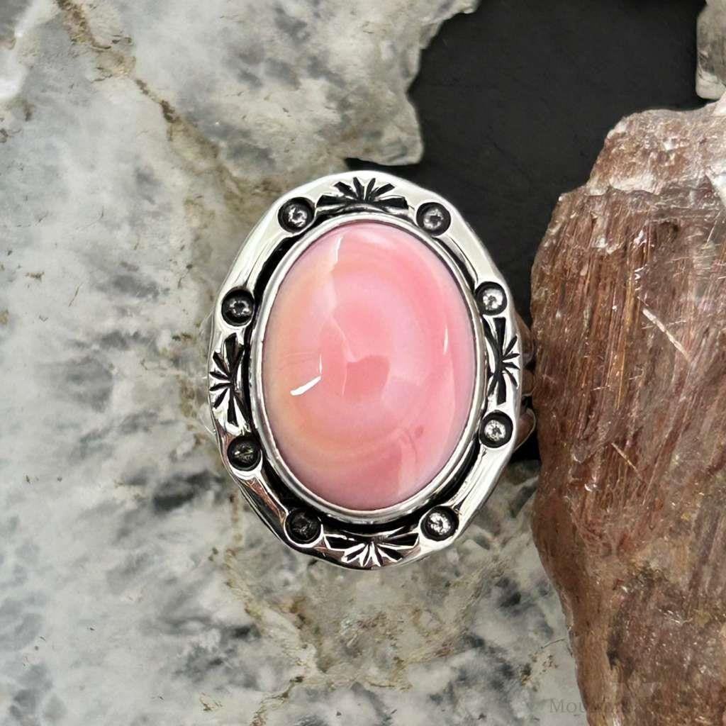 Native American Sterling  Silver Oval Pink Conch Decorated Ring Size 7.25 For Women