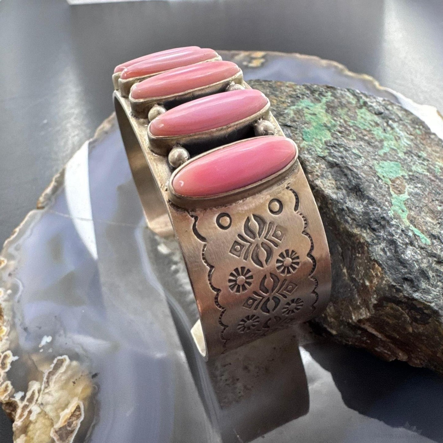 Native Americn Sterling Silver Elongated Pink Conch Single Row Bracelet For Women