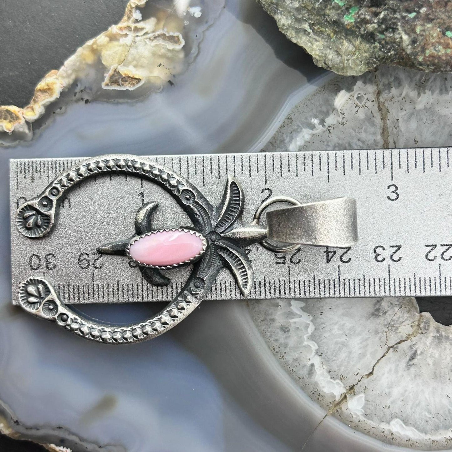 Eva & Linberg Billah Native American Sterling Silver Pink Conch Naja Pendant For Women