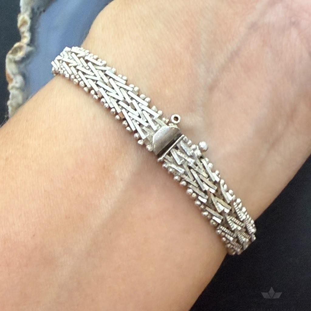 Vintage Sterling Silver 7" Fashion V Shape Link Bracelet For Women, Made in Mexico
