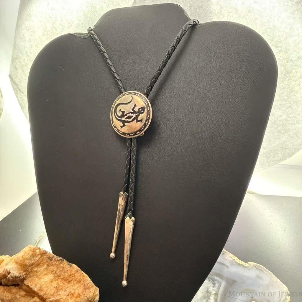 Native American Silver Round Engraved Lizard Decorated Bolo Tie For Men