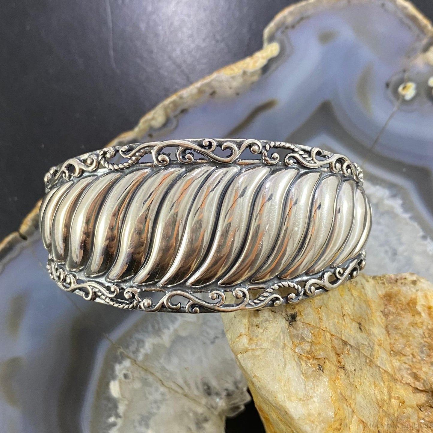 Carolyn Pollack Vintage Southwestern Style Sterling Silver Decorated Bracelet