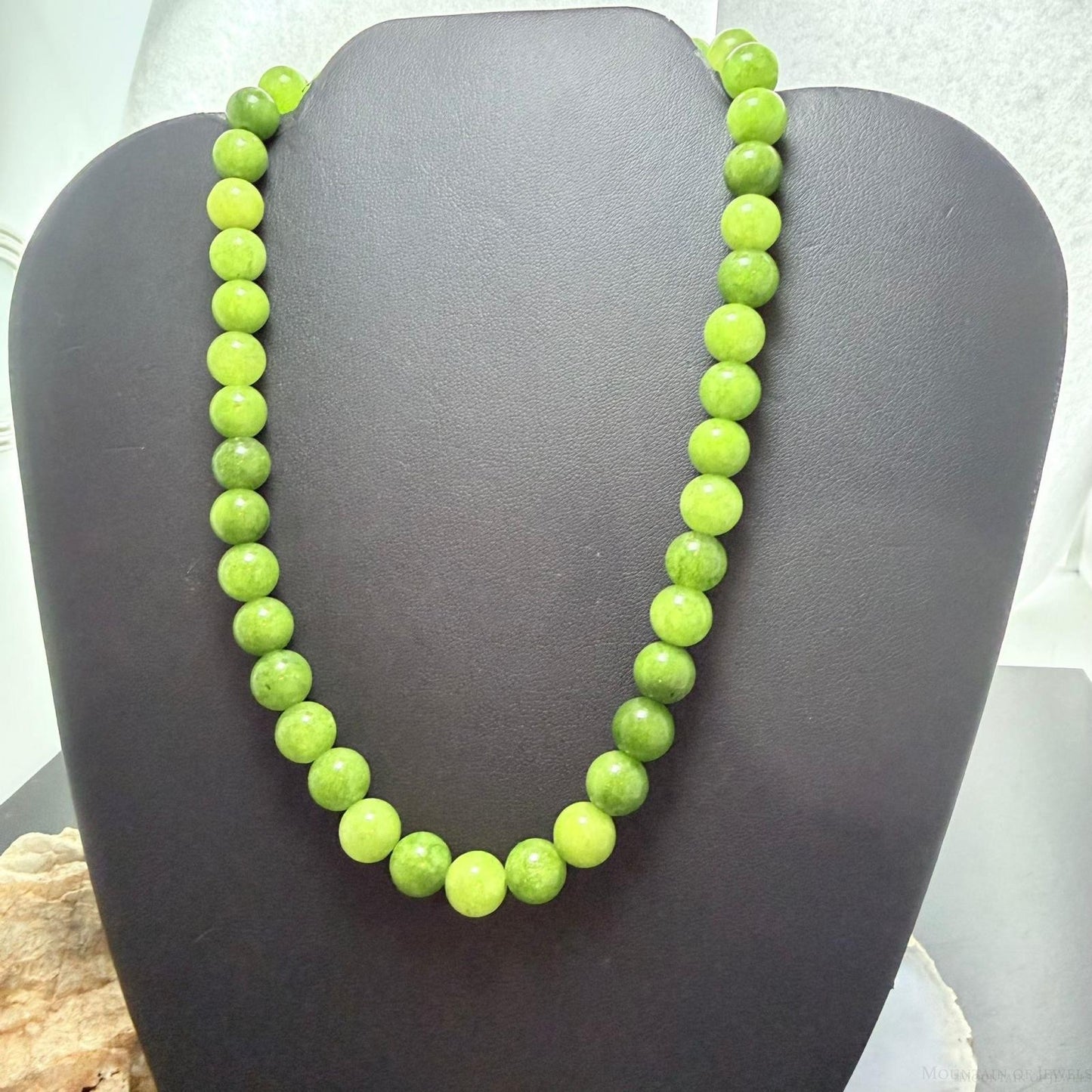 Sterling Silver Southwestern Style 10mm Peridot Beads 16" Necklace For Women