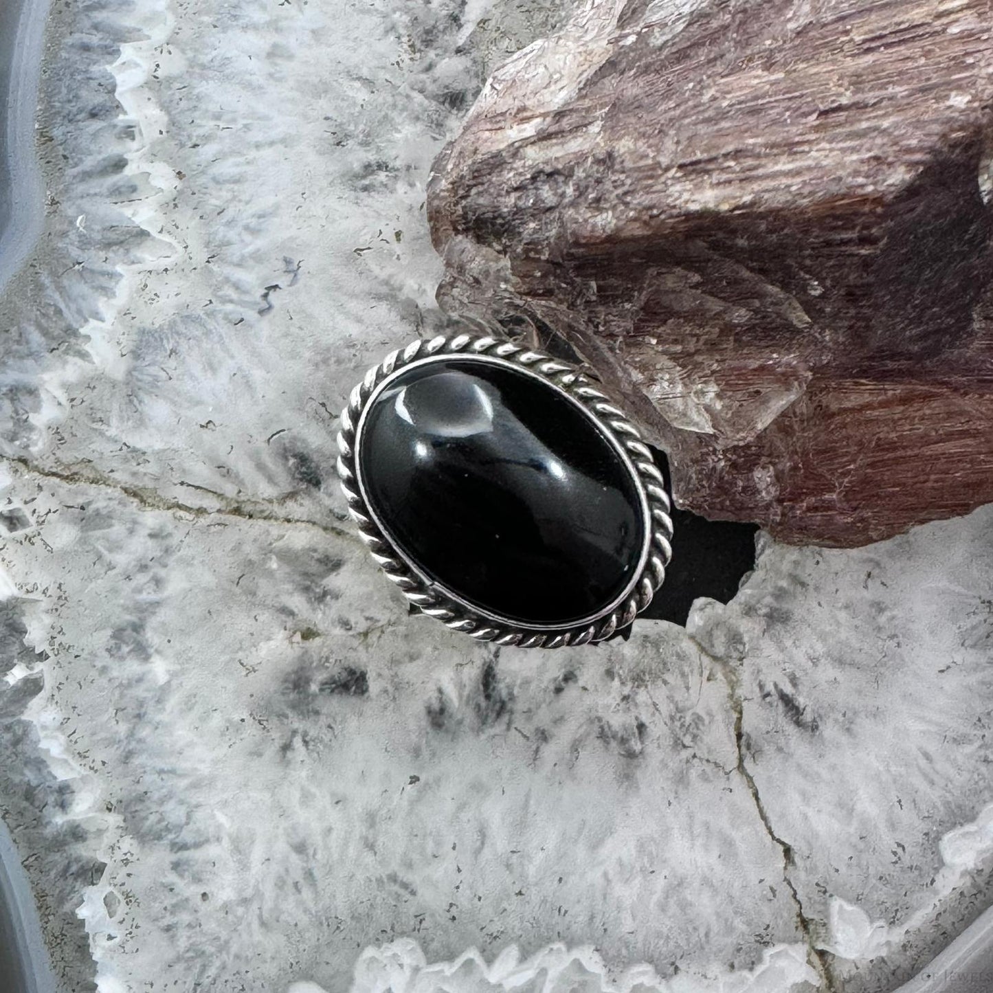 Gilo & Grace Nakai Sterling Silver Oval Onyx Decorated Split Shank Ring Size 7 For Women