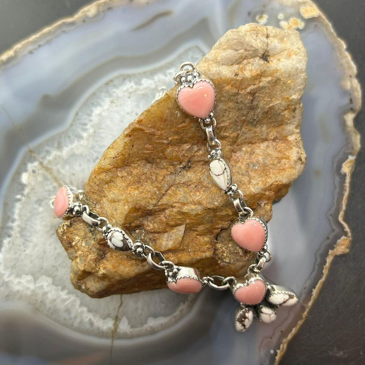 Sterling Silver Southwestern Style Pink Conch & Wild Horse Lariat 22" Necklace For Women