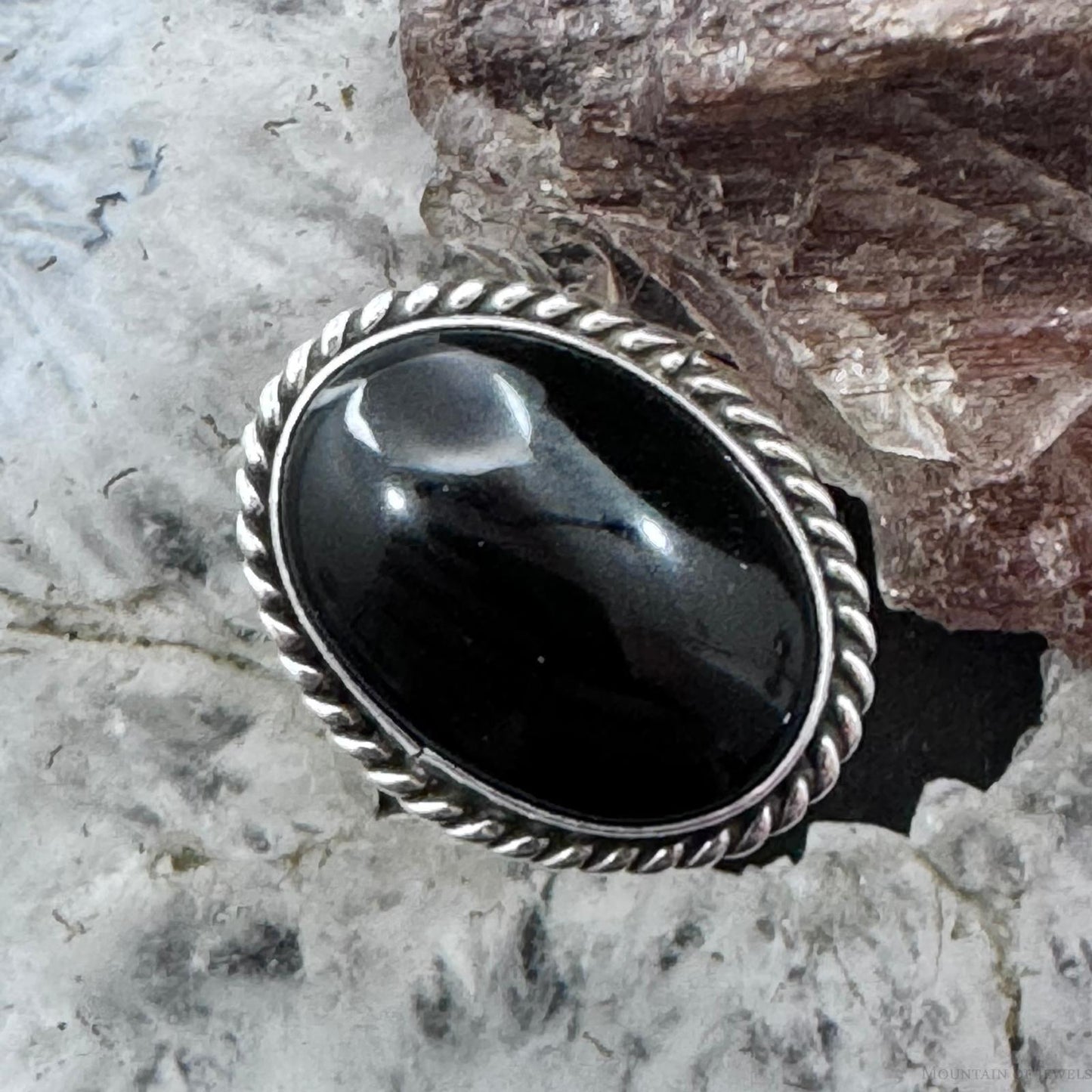 Gilo & Grace Nakai Sterling Silver Oval Onyx Decorated Split Shank Ring Size 7 For Women