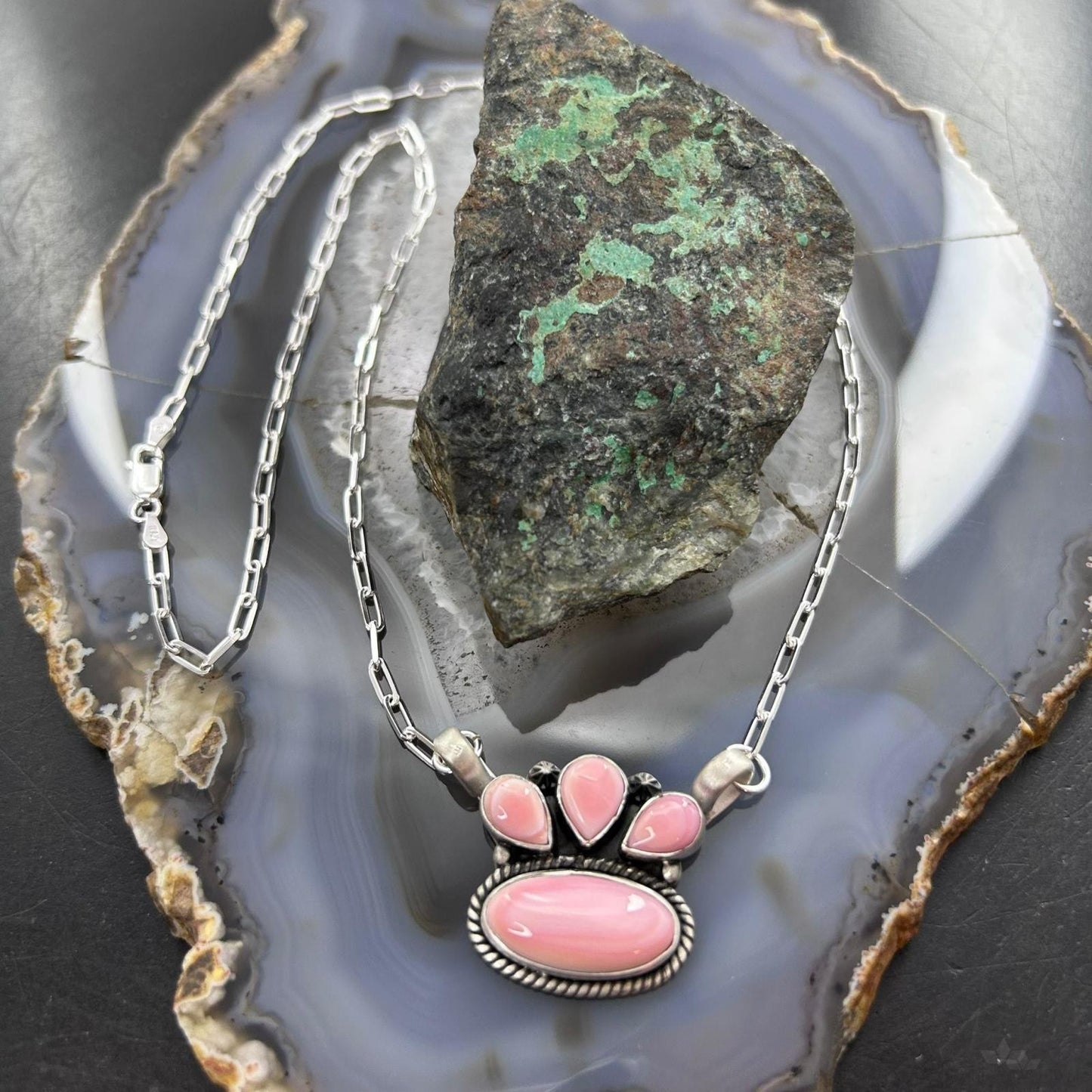 Native American Sterling Silver Teardrop & Oval Pink Conch Pendant W/Necklace For Women