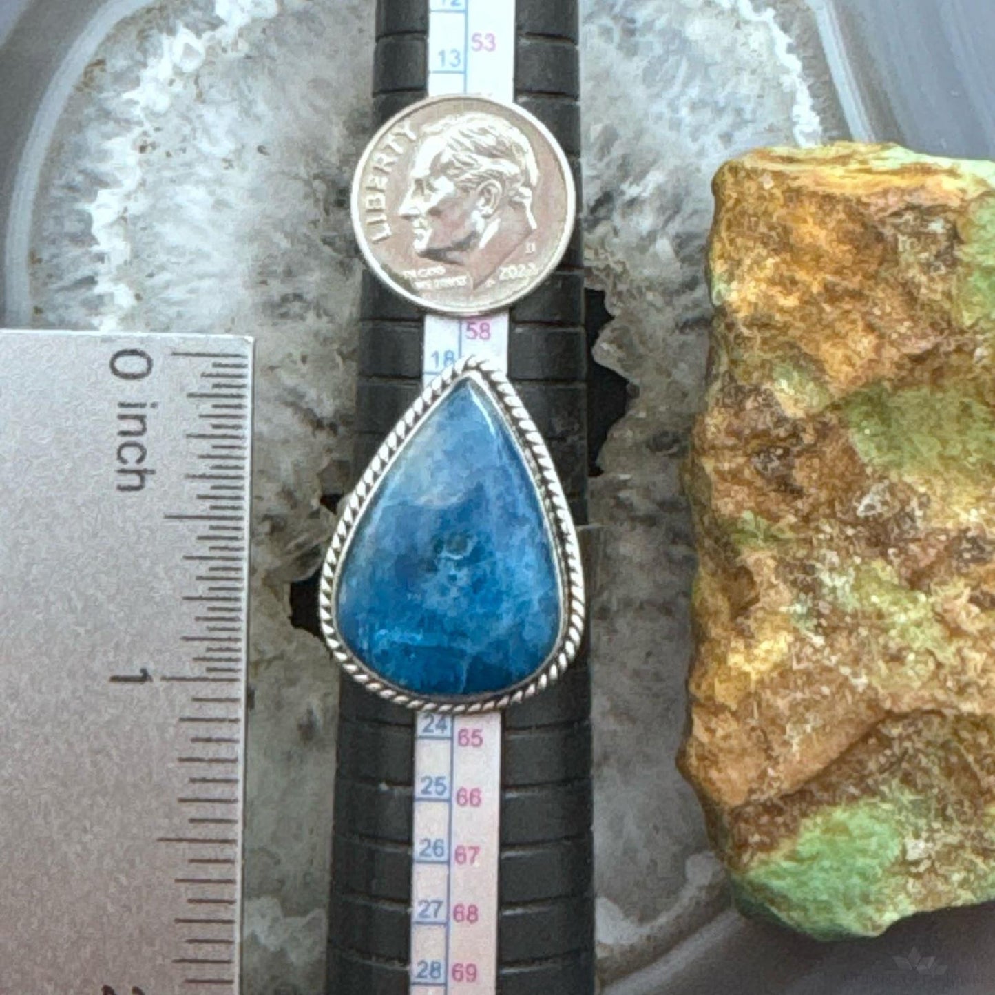 Sterling Silver Southwestern Style Teardrop Neon Apatite Decorated Ring Size 10 For Women