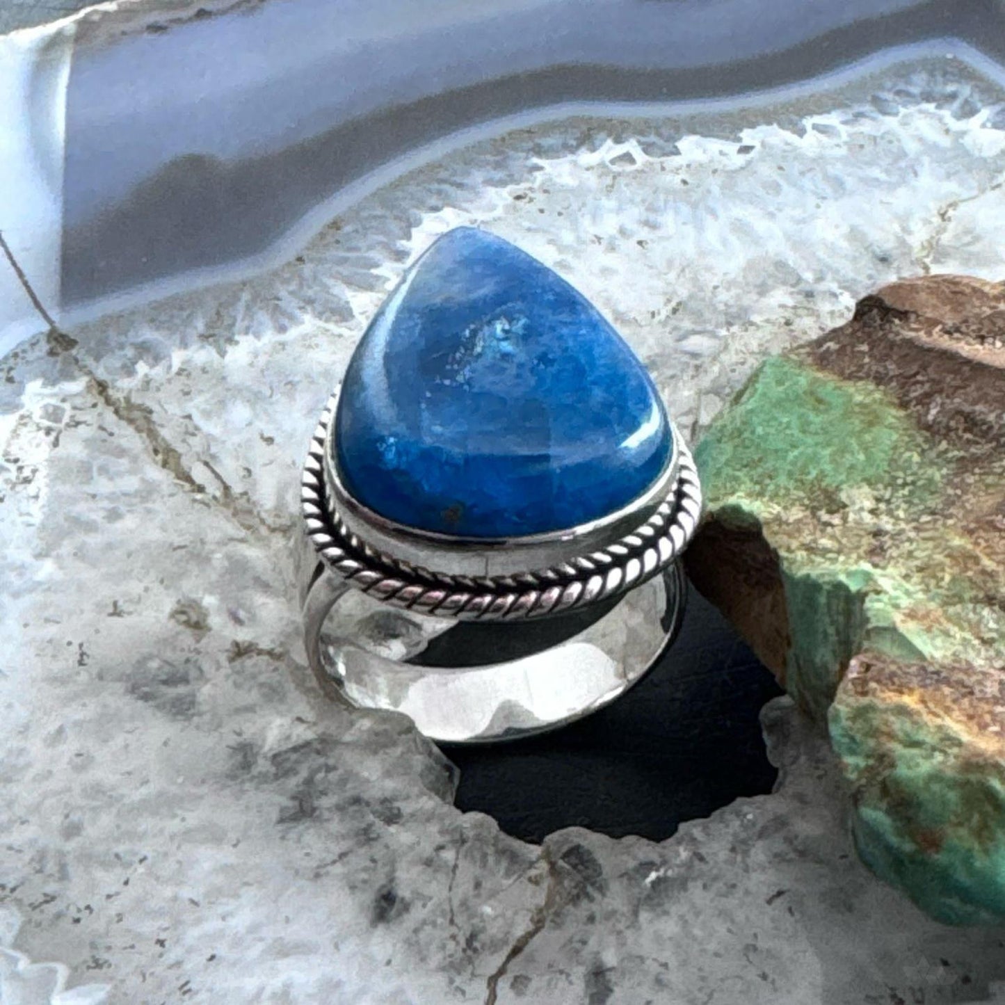 Sterling Silver Southwestern Style Teardrop Neon Apatite Decorated Ring Size 10 For Women