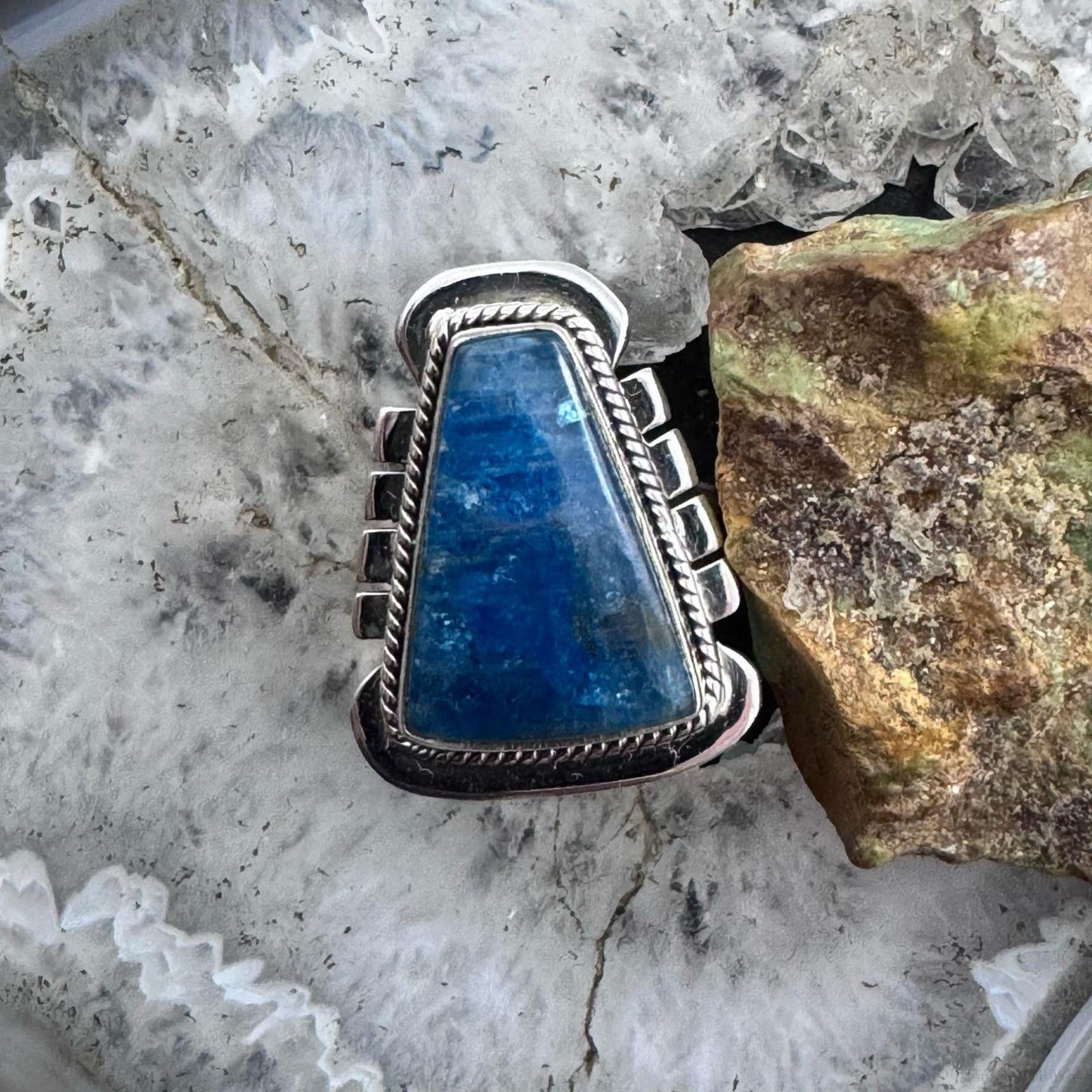 Sterling Silver Southwestern Style Trapezoid Neon Apatite Ring Size 7.25 For Women