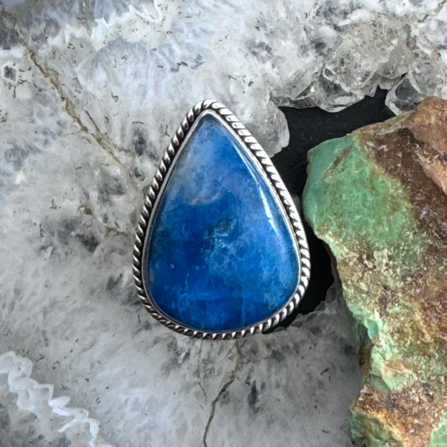 Sterling Silver Southwestern Style Teardrop Neon Apatite Decorated Ring Size 10 For Women