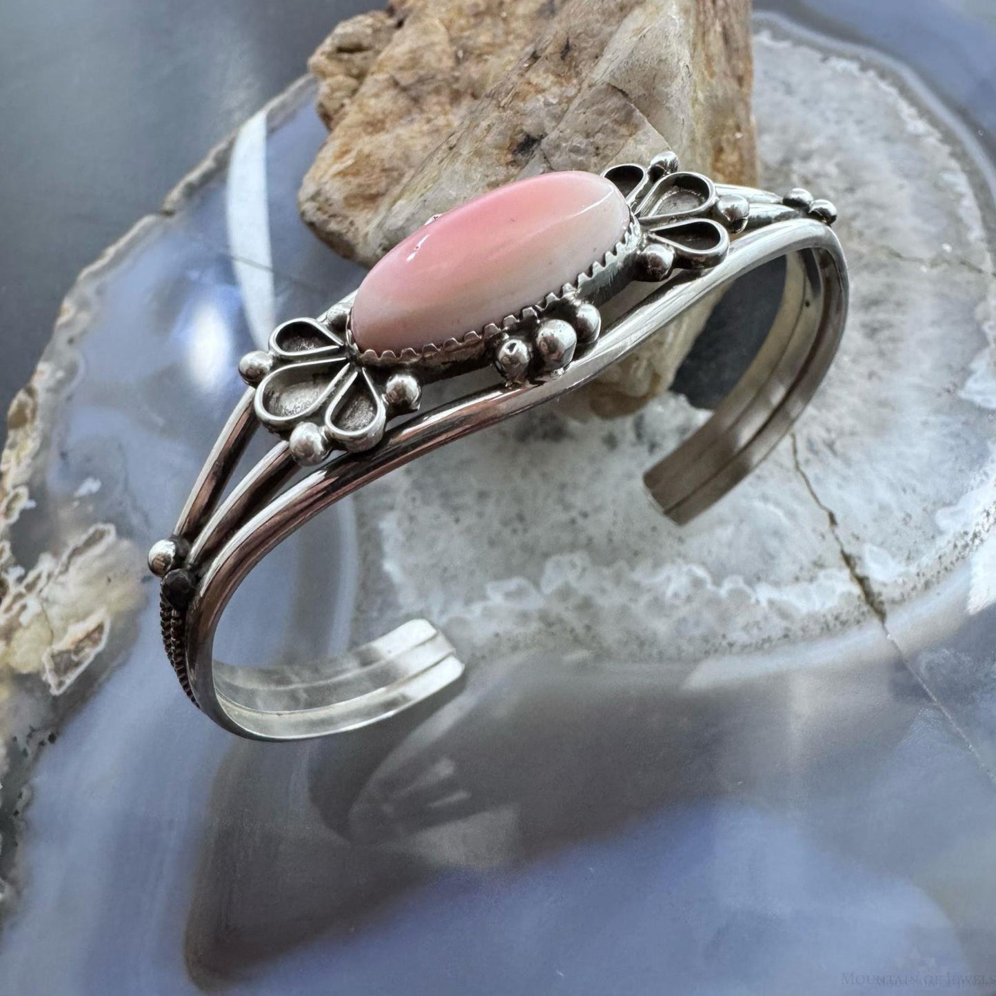 Native American Sterling Silver Oval Pink Conch Decorated Bracelet For Women