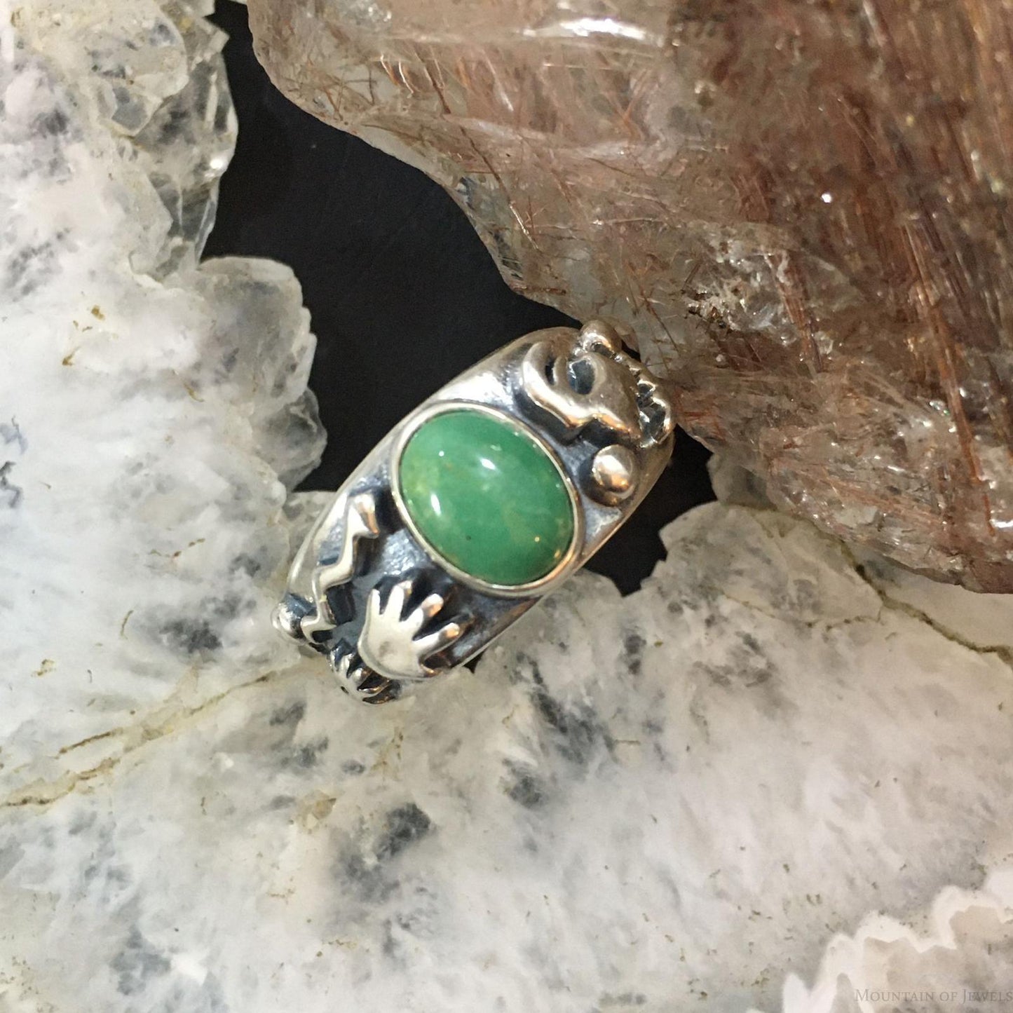 Jody Naranjo and Carolyn Pollack Vintage Southwestern Style Sterling Silver Oval Green Turquoise Petroglyph Ring For Women