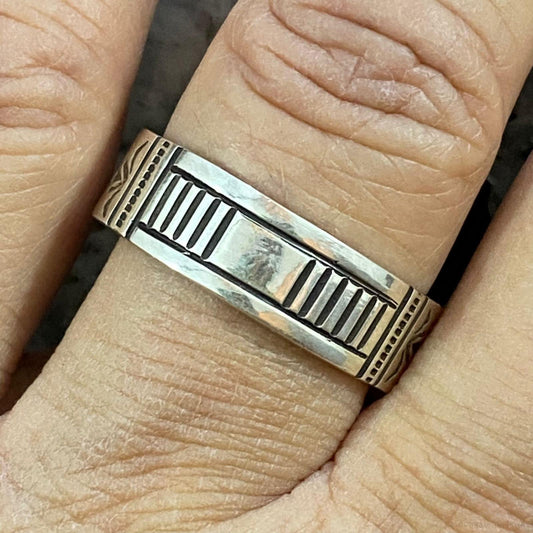 Native American Sterling Silver Vertical Engraved SW Motif Ring Size 12.5 For Men