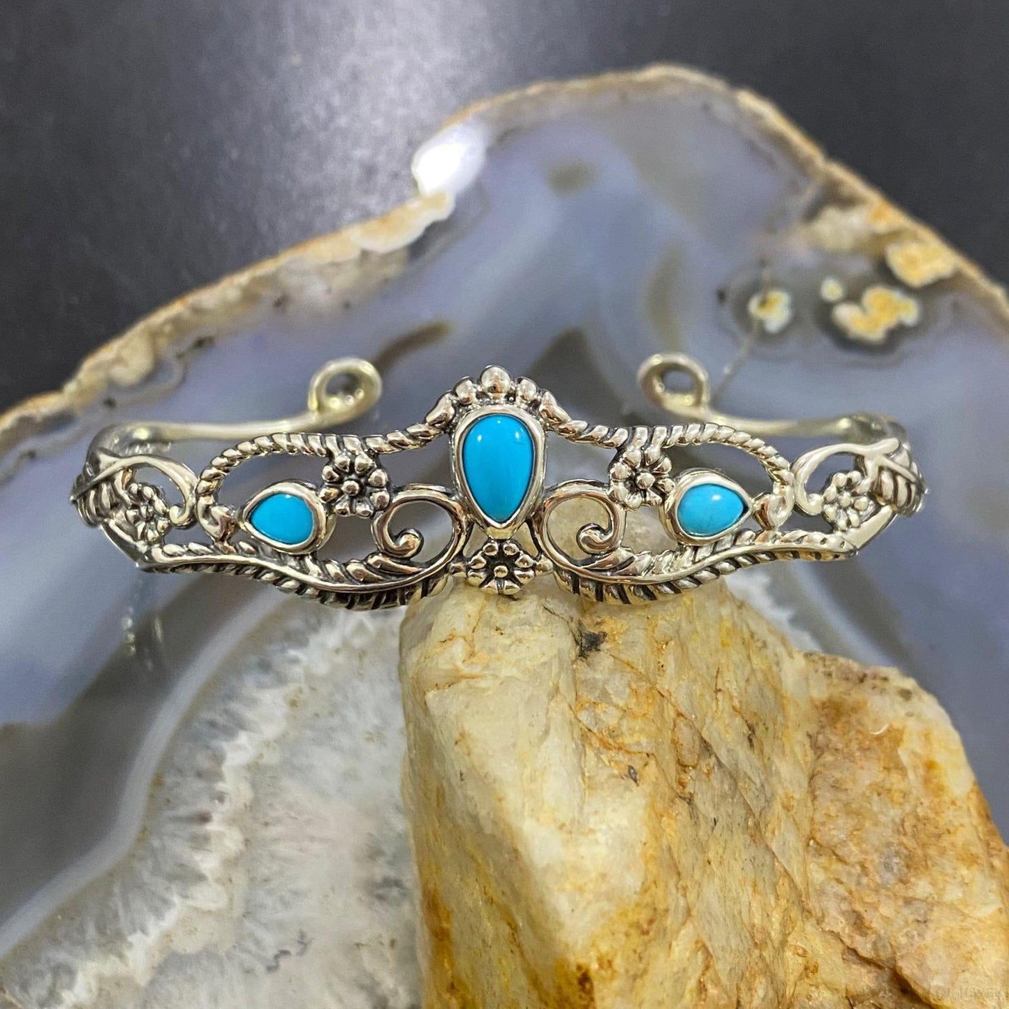Carolyn Pollack Vintage Southwestern Style Sterling Silver Turquoise Decorated Bracelet For Women