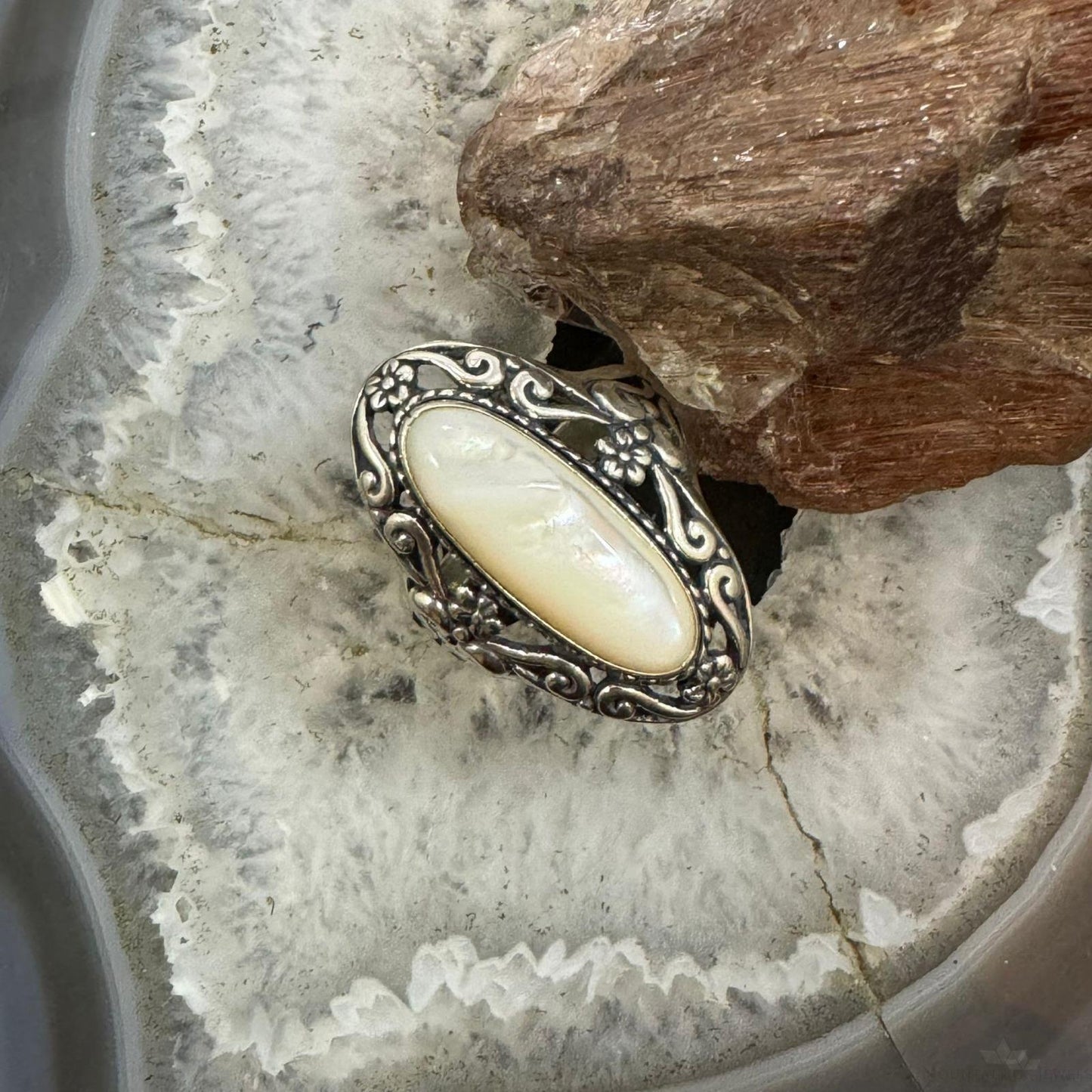 Carolyn Pollack Sterling Silver Elongated Oval Mother of Pearl Decorated Ring For Women