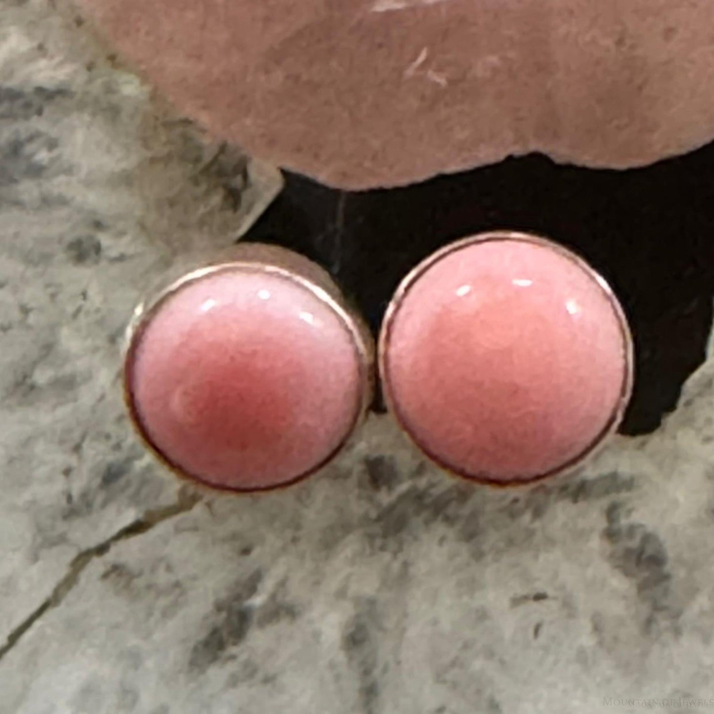 Native American Sterling Silver Round Pink Conch Shell Stud Earrings For Women