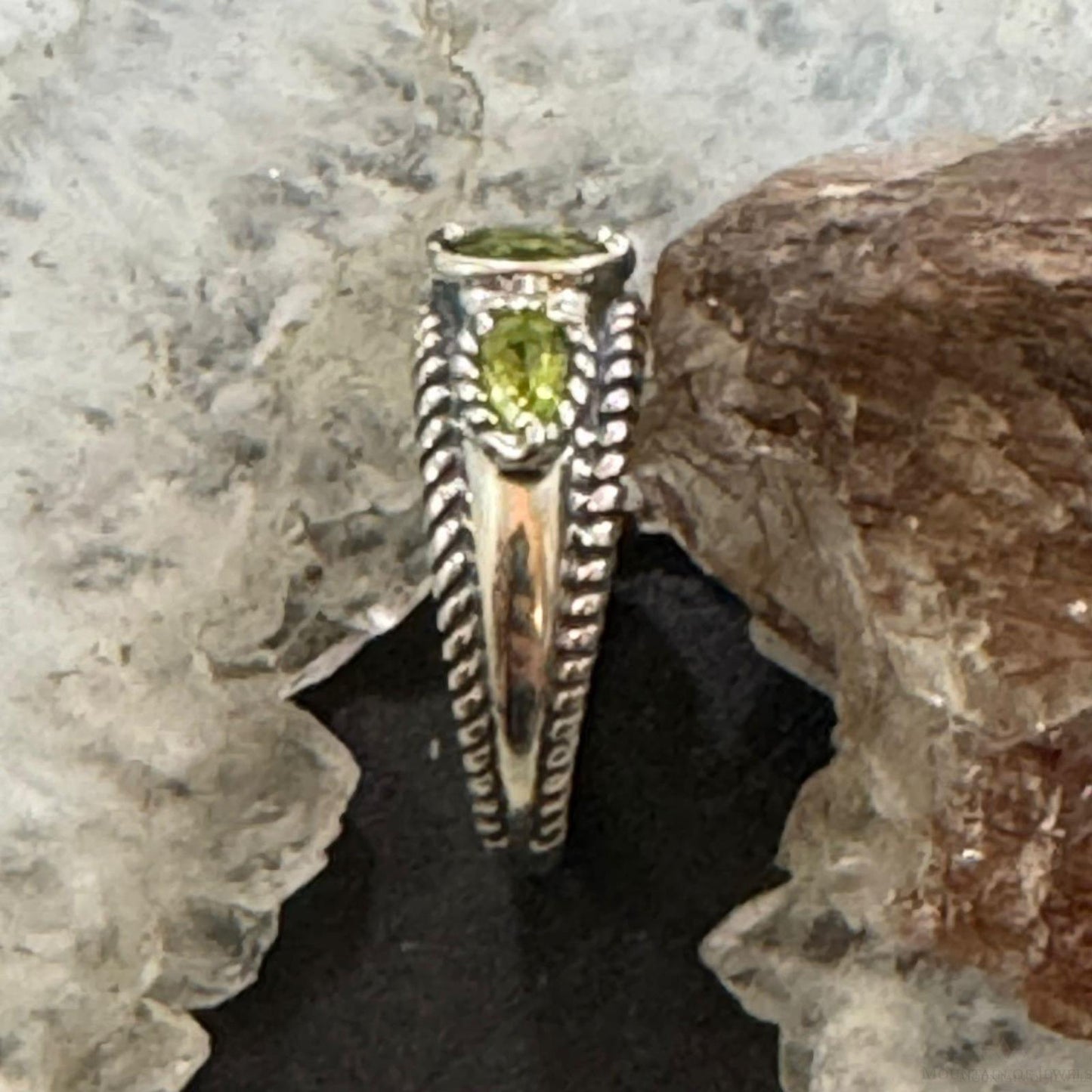 Carolyn Pollack Sterling Silver 3 Faceted Peridot Decorated Ring For Women