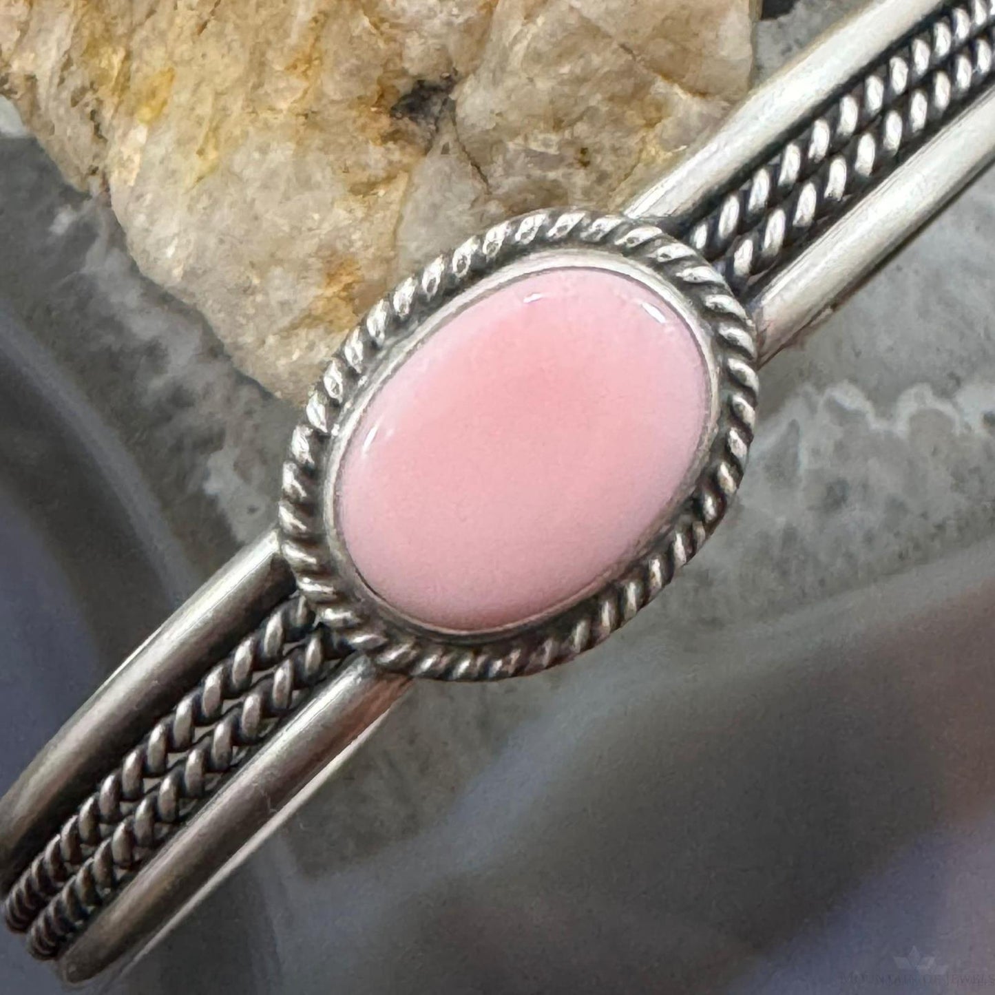 Native American Sterling Silver Oval Pink Conch Shell Decorated Bracelet For Women