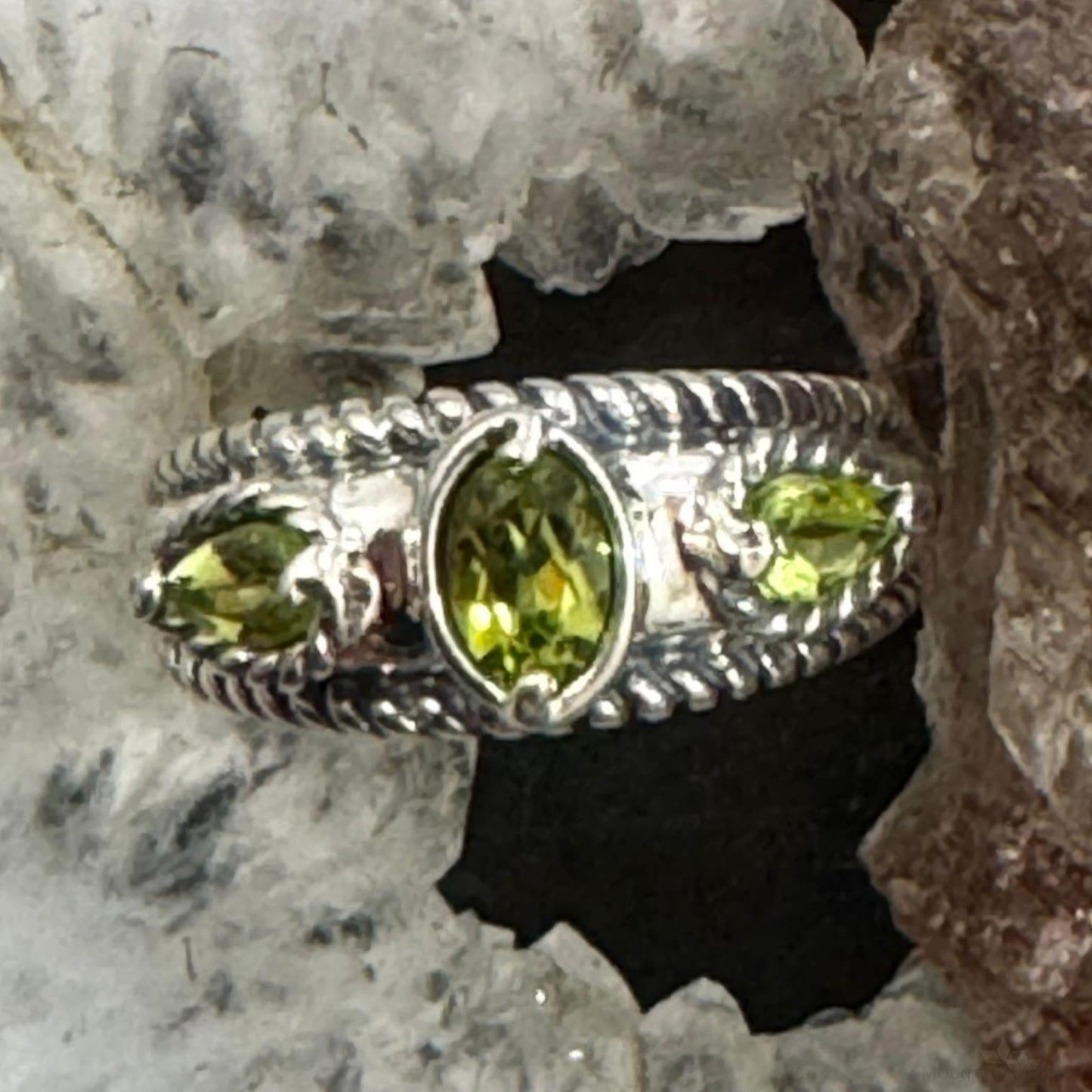 Carolyn Pollack Sterling Silver 3 Faceted Peridot Decorated Ring For Women