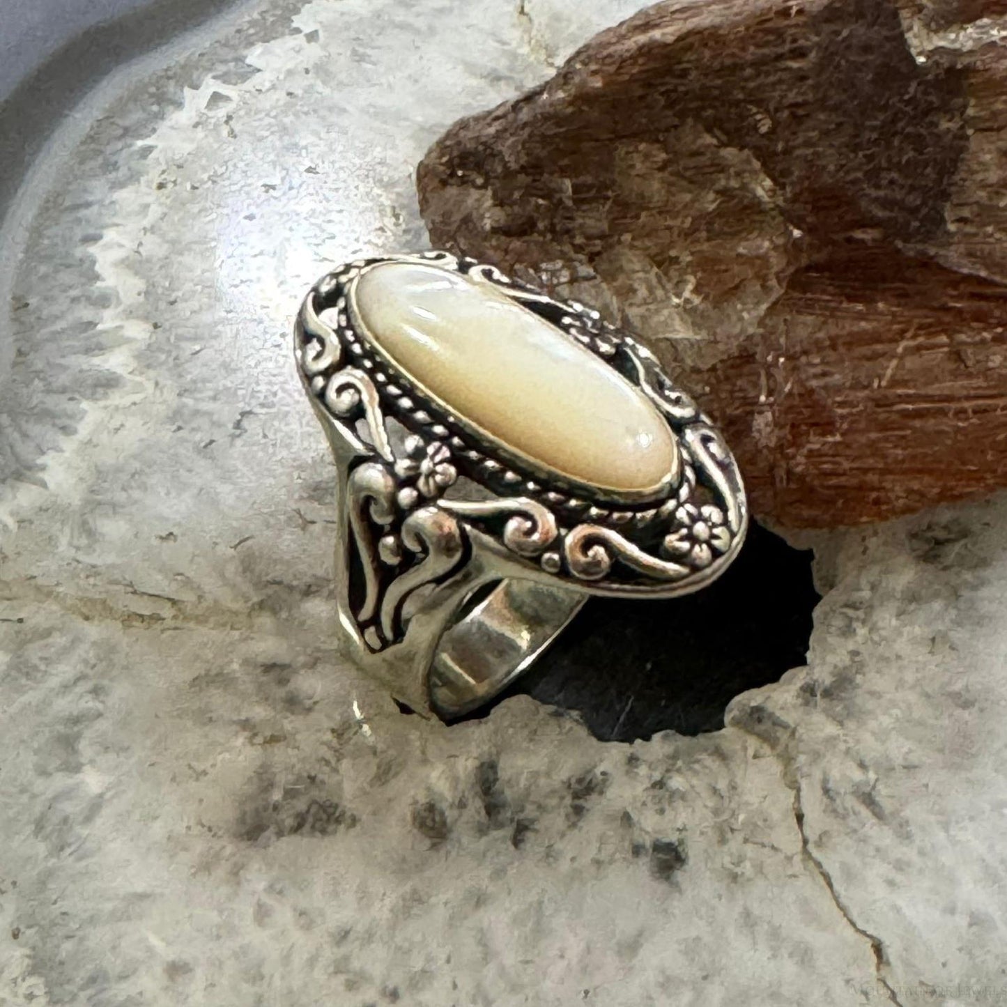 Carolyn Pollack Sterling Silver Elongated Oval Mother of Pearl Decorated Ring For Women